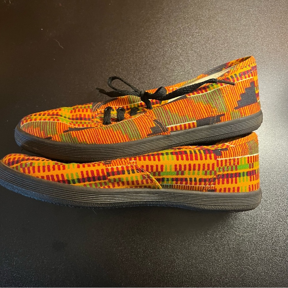 Fun Vintage Sneakers By Basic Edition - image 3